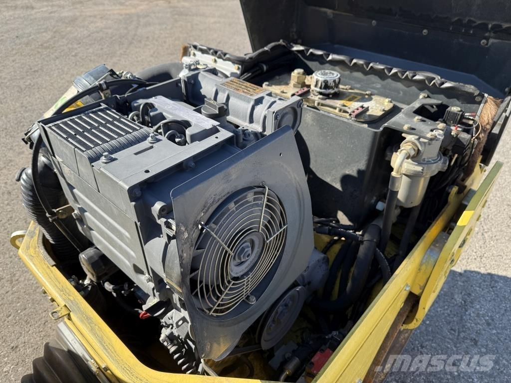 Bomag BW 100 AD-3 مداحل ثنائية الاسطوانة