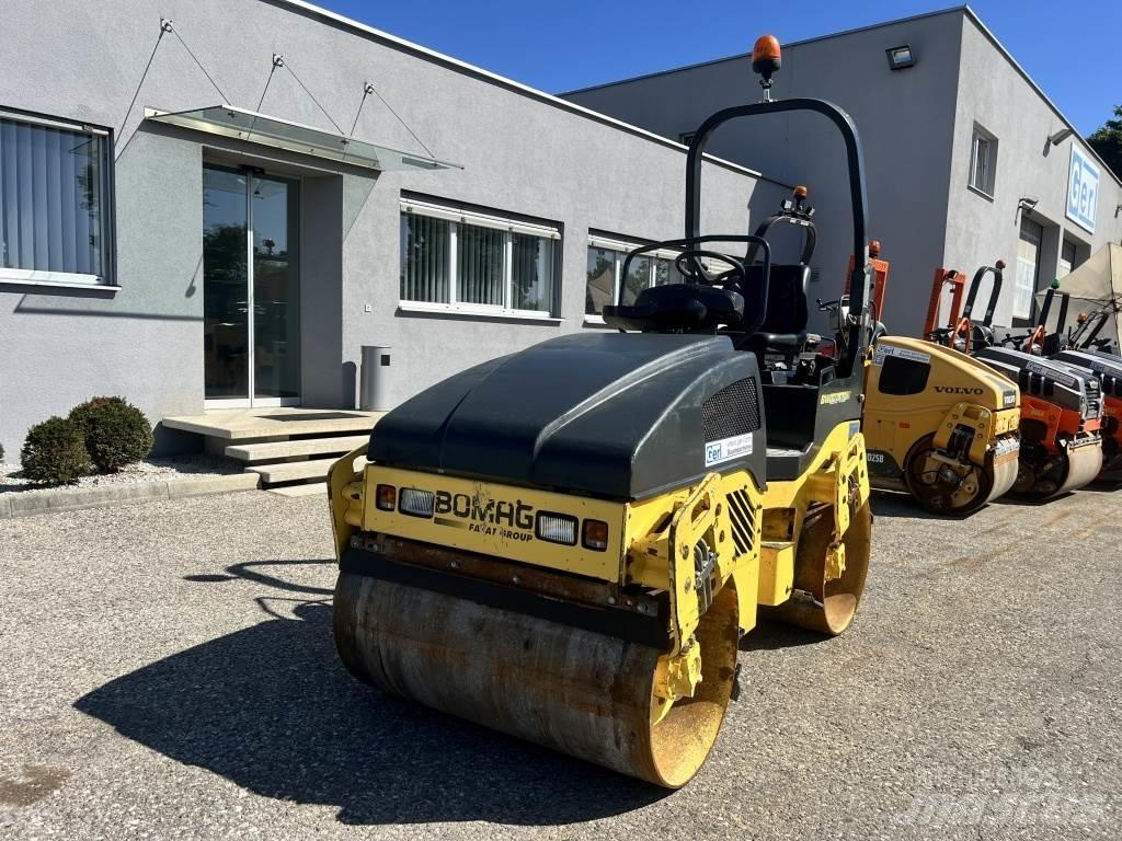Bomag BW 120 AD-4 مداحل ثنائية الاسطوانة