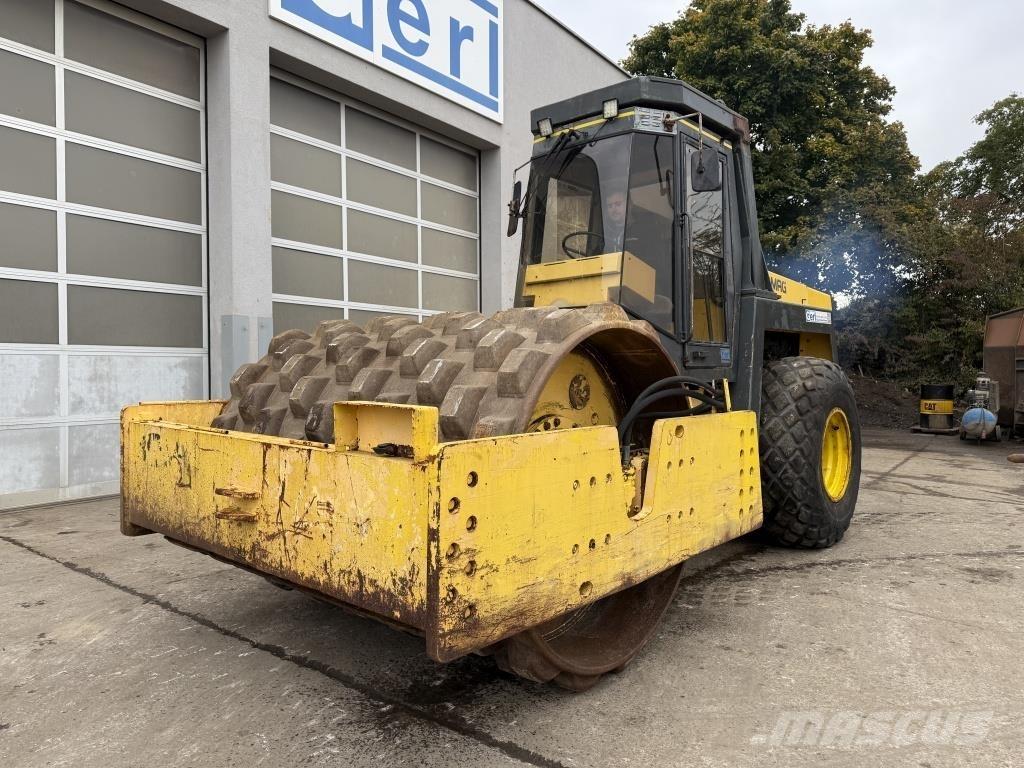 Bomag BW 217 PD-2 مداحل أحادية الأسطوانة