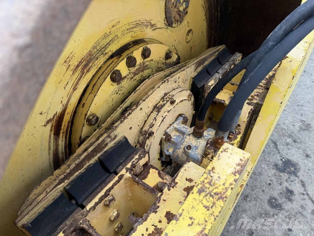 Bomag BW 217 PD-2 مداحل أحادية الأسطوانة