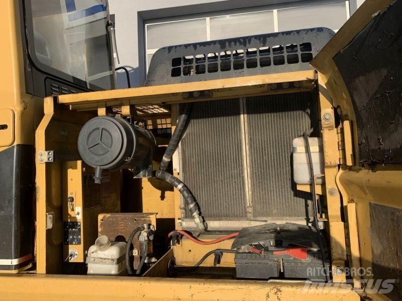 CAT 317 B حفارات زحافة
