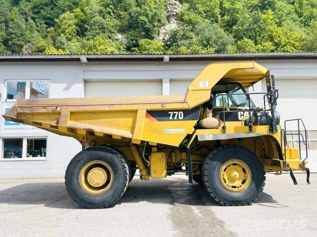 CAT 770 ساحبات مفصلية