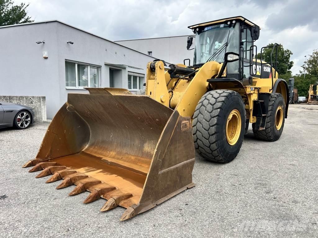 CAT 950 M لوادر بعجل