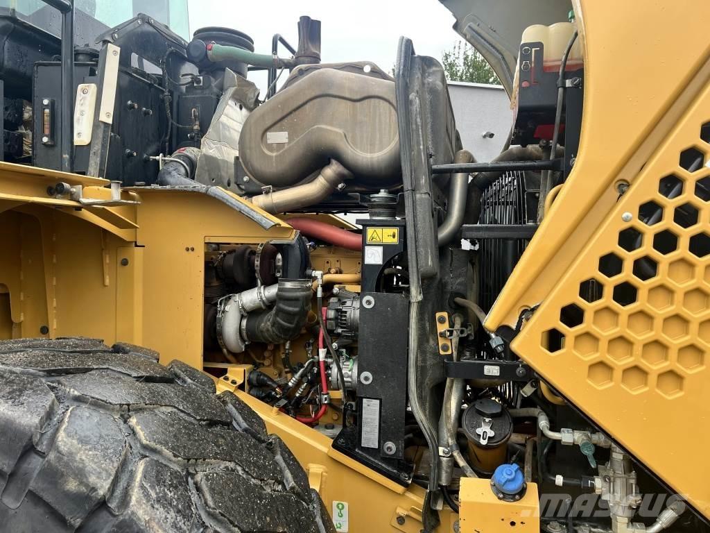 CAT 950 M لوادر بعجل