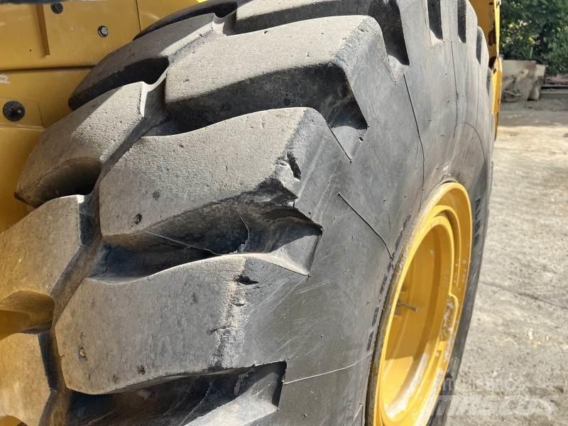 CAT 966 M-XE لوادر بعجل