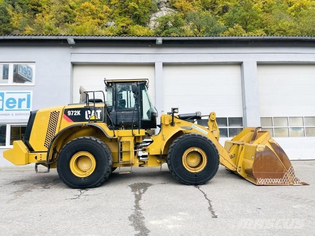 CAT 972K لوادر بعجل
