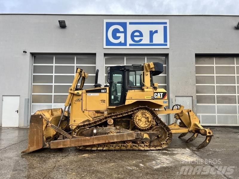 CAT D 6 T بلدوزرات مجنزرة