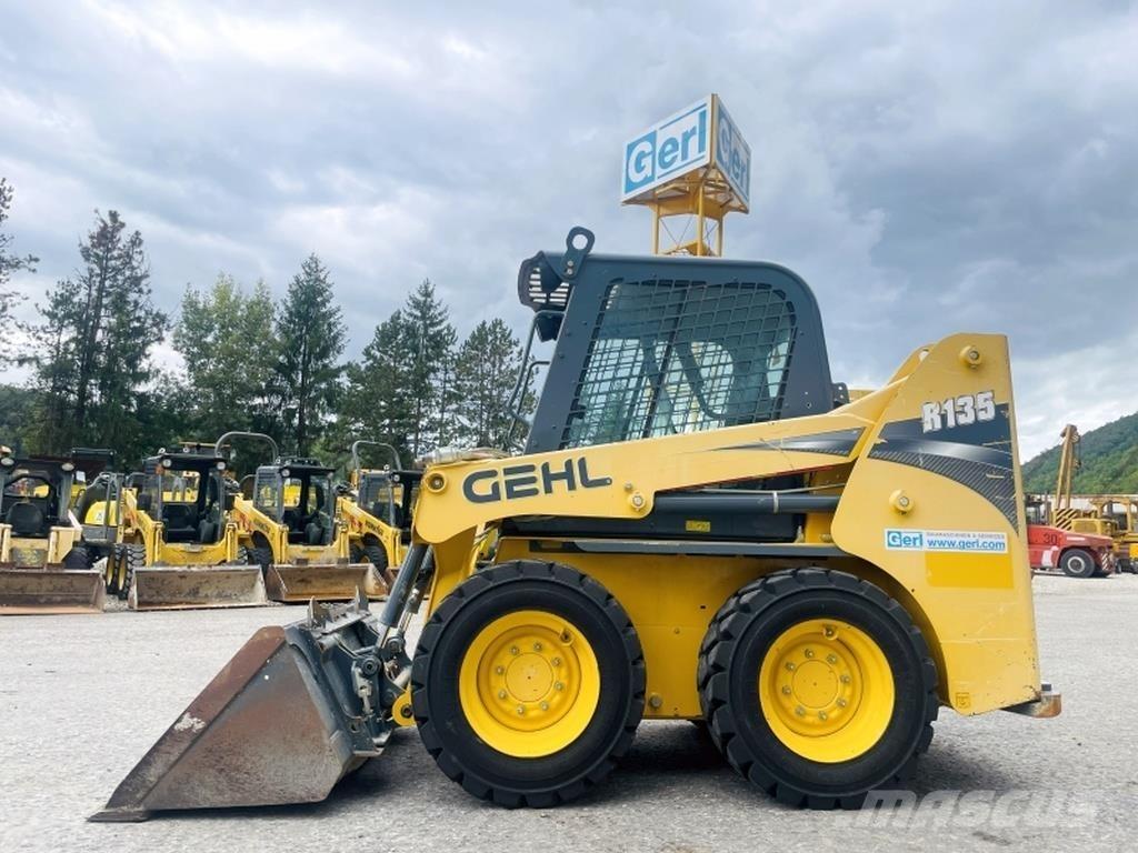 Gehl R135 لوادر انزلاقية التوجيه