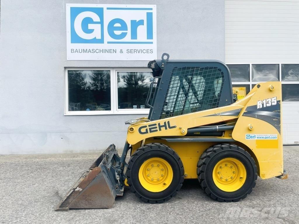 Gehl R135 لوادر انزلاقية التوجيه