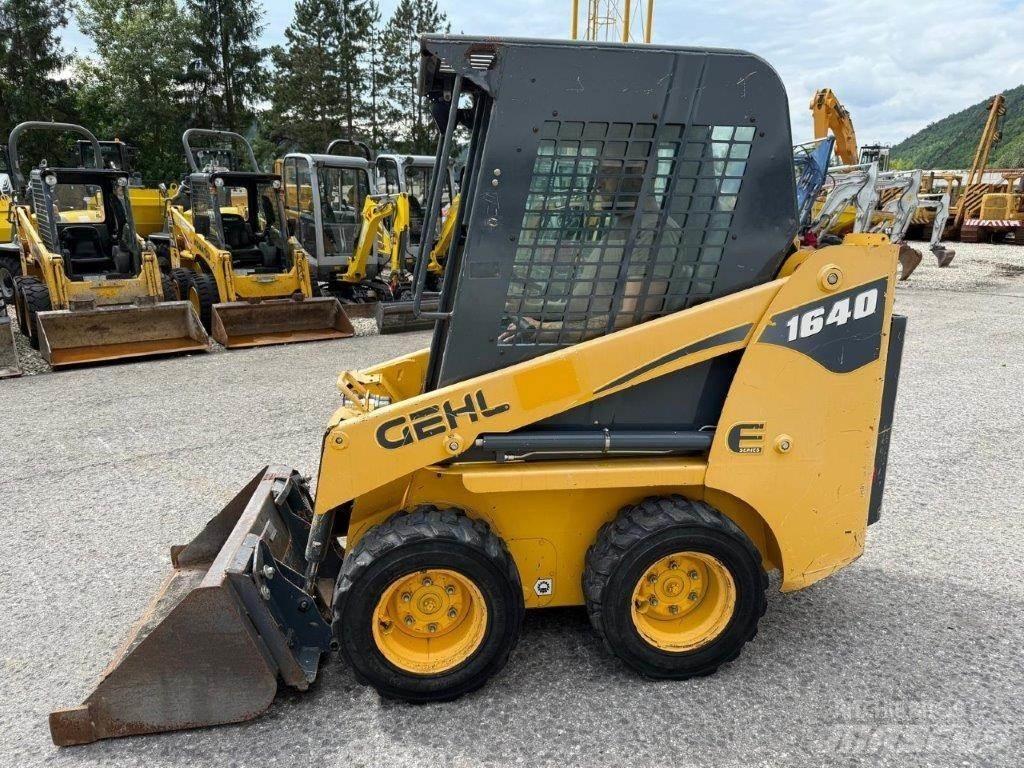 Gehl SL1640E لوادر انزلاقية التوجيه
