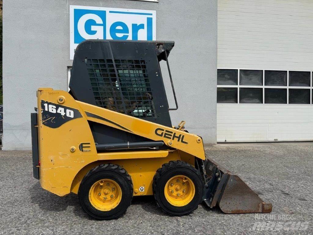 Gehl SL1640E لوادر انزلاقية التوجيه