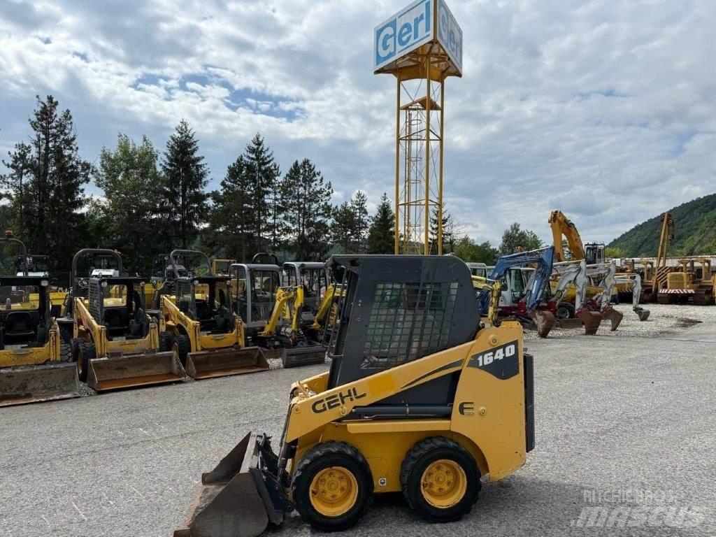 Gehl SL1640E لوادر انزلاقية التوجيه