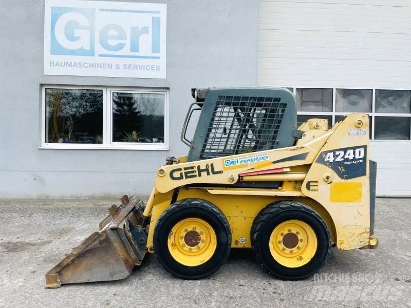 Gehl SL4240 لوادر انزلاقية التوجيه