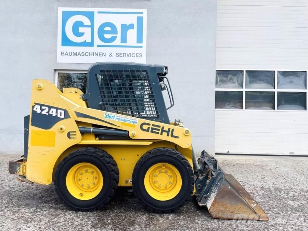 Gehl SL4240 لوادر انزلاقية التوجيه