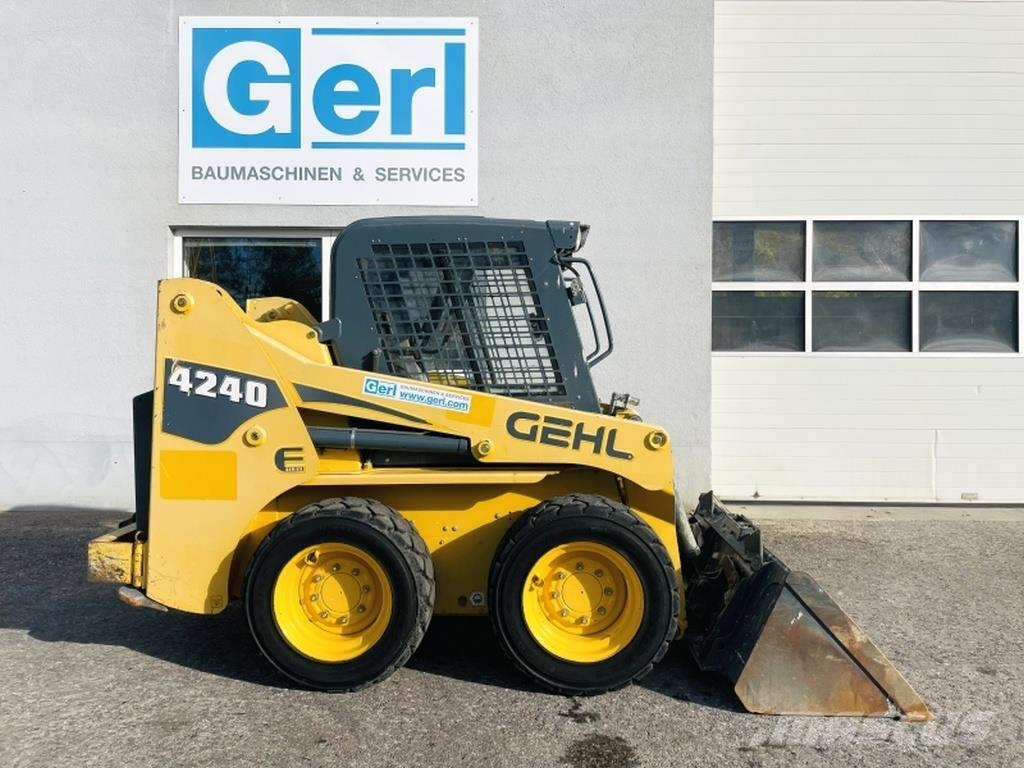 Gehl SL4240 لوادر انزلاقية التوجيه