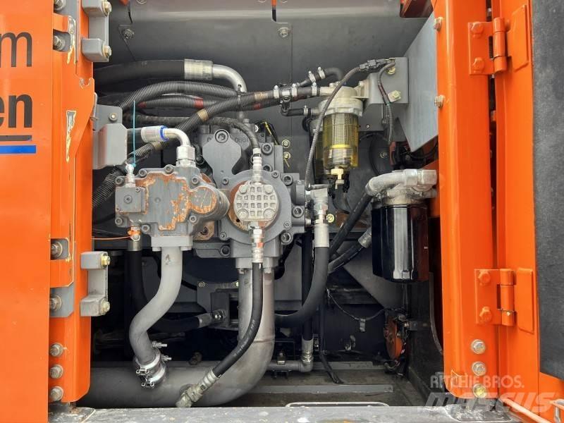 Hitachi ZX 520 LCH-5 حفارات زحافة
