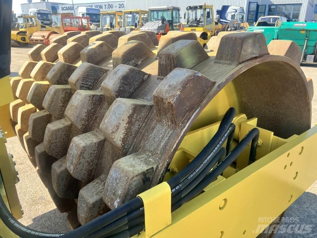 JCB Vibromax W 1402 PD مداحل أحادية الأسطوانة
