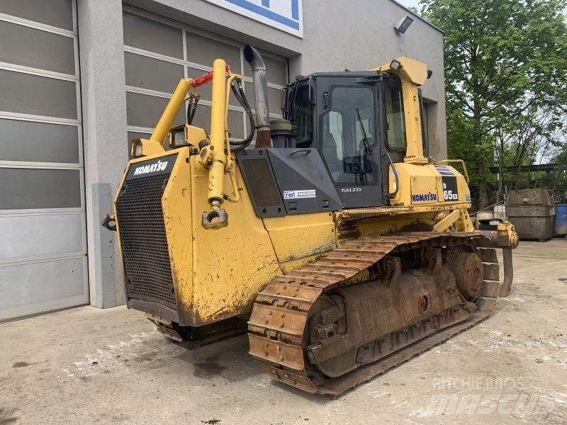Komatsu D 65 EX-15 بلدوزرات مجنزرة
