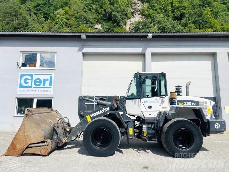Komatsu WA250PZ-6 لوادر بعجل