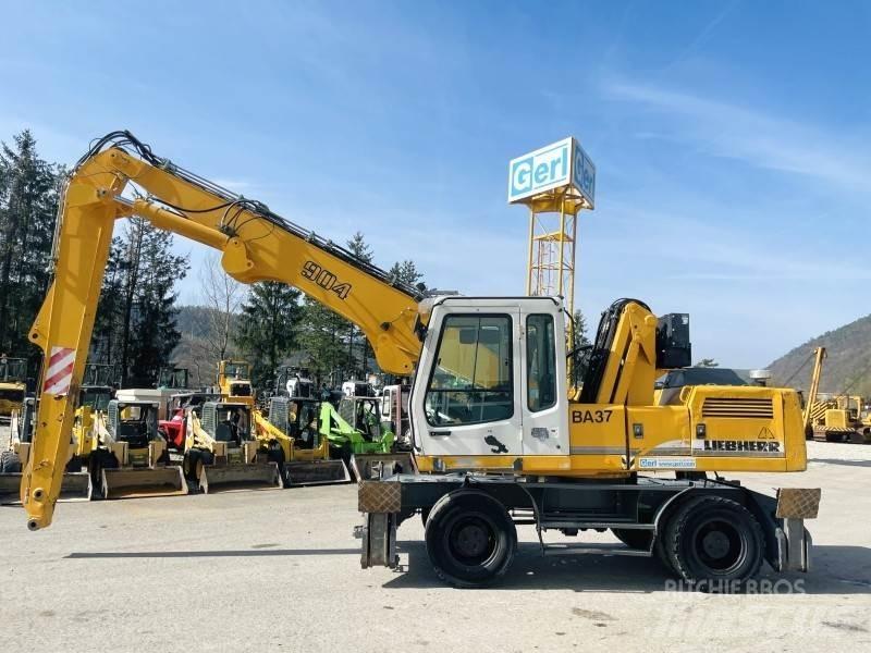 Liebherr A904 مناولات المخلفات / مناولات صناعية