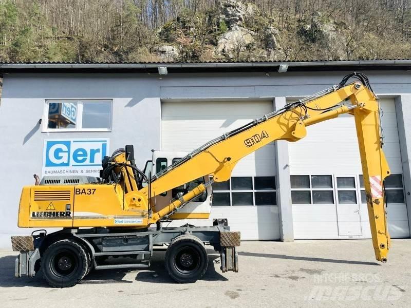 Liebherr A904 مناولات المخلفات / مناولات صناعية