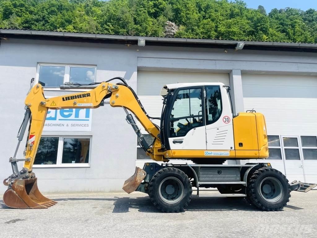 Liebherr A910 Compact حفارات بعجل