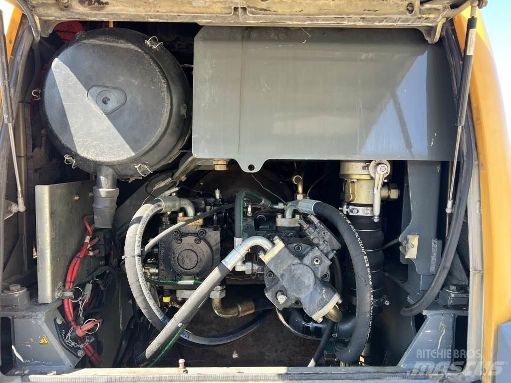 Liebherr L 556 لوادر بعجل