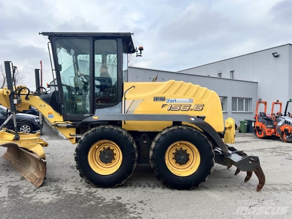 New Holland F 156.6 معدات تمهيد الطرق