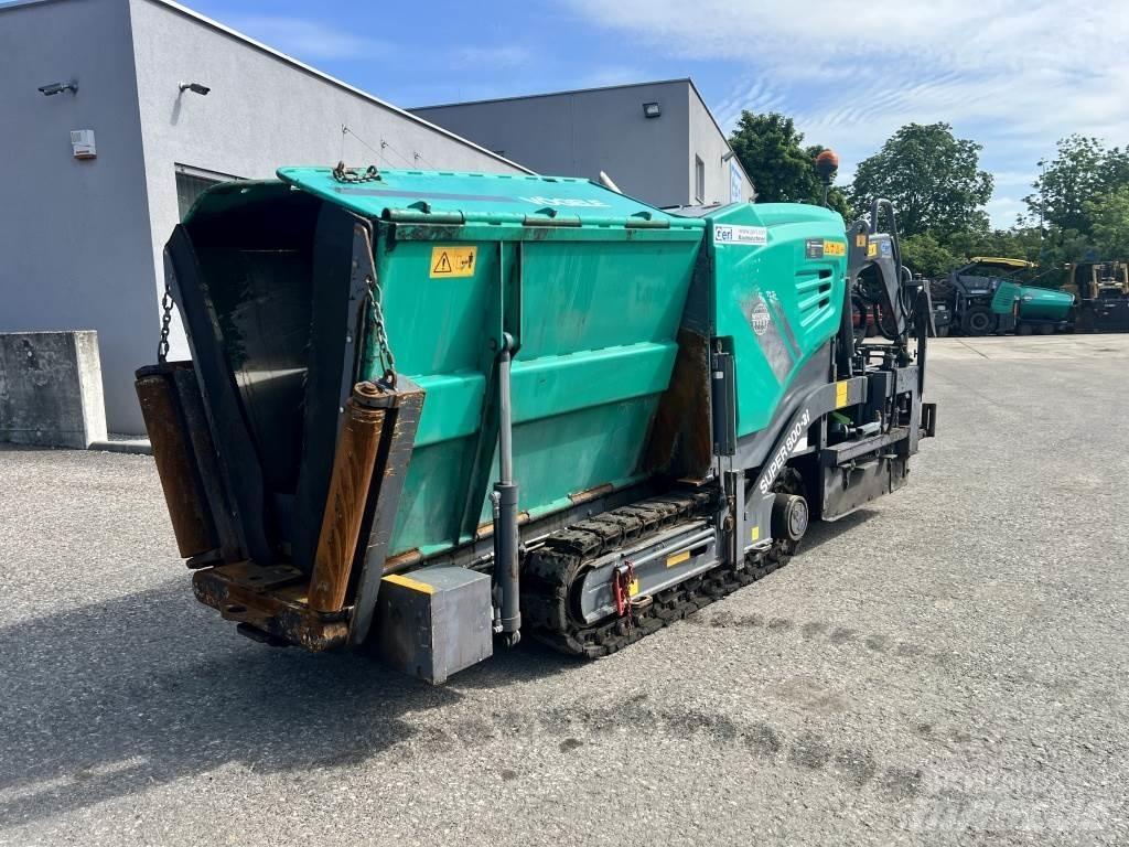 Vögele Super 800-3i معدات السفلتة