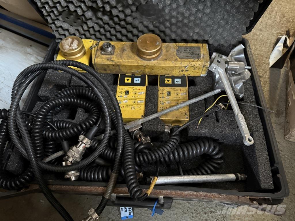 Volvo ABG P 6870 C معدات السفلتة