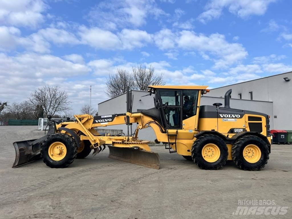 Volvo G 930 B معدات تمهيد الطرق