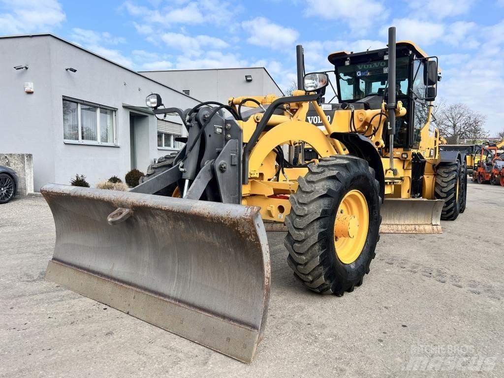 Volvo G 930 B معدات تمهيد الطرق