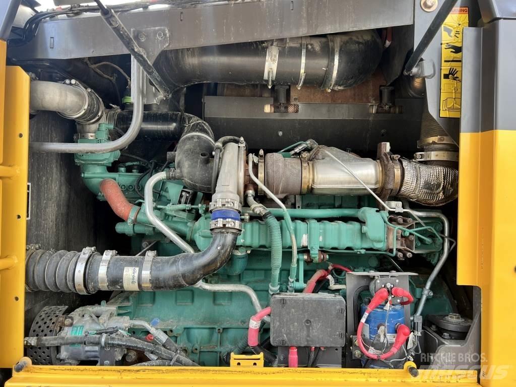 Volvo G 930 B معدات تمهيد الطرق