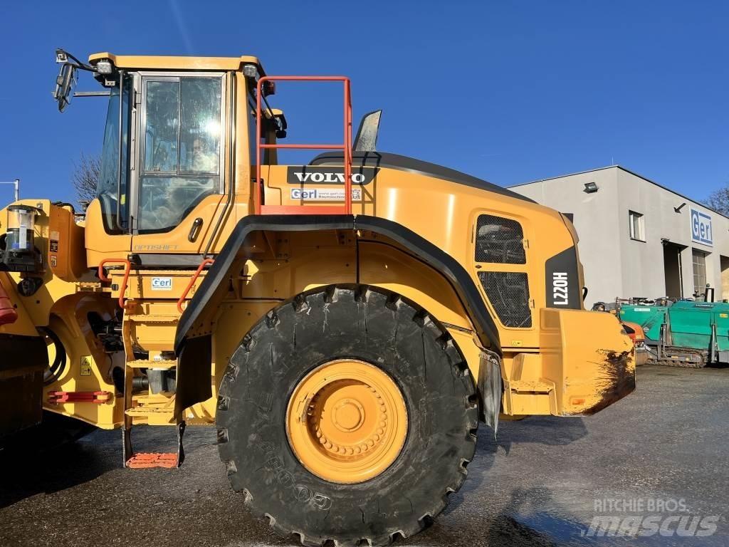 Volvo L 220 H لوادر بعجل