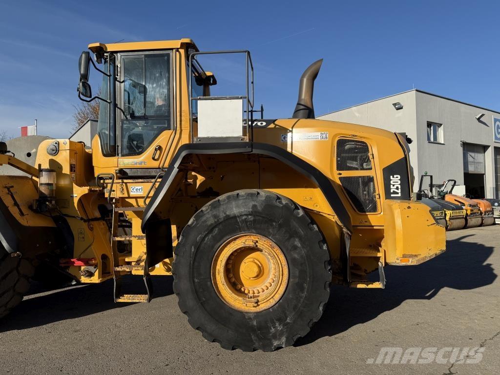 Volvo L 250 G لوادر بعجل