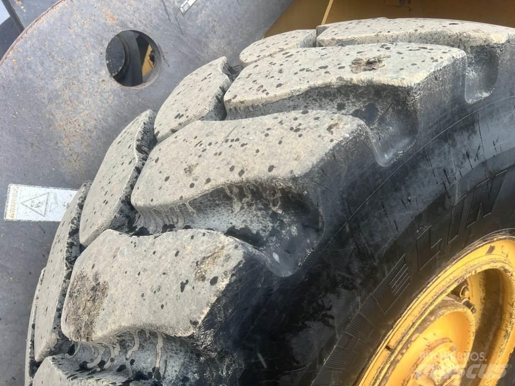 Volvo L 90 C لوادر بعجل
