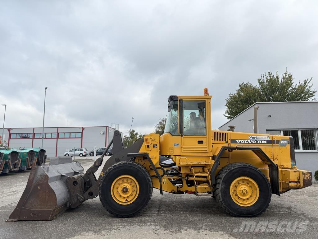 Volvo L 90 C لوادر بعجل
