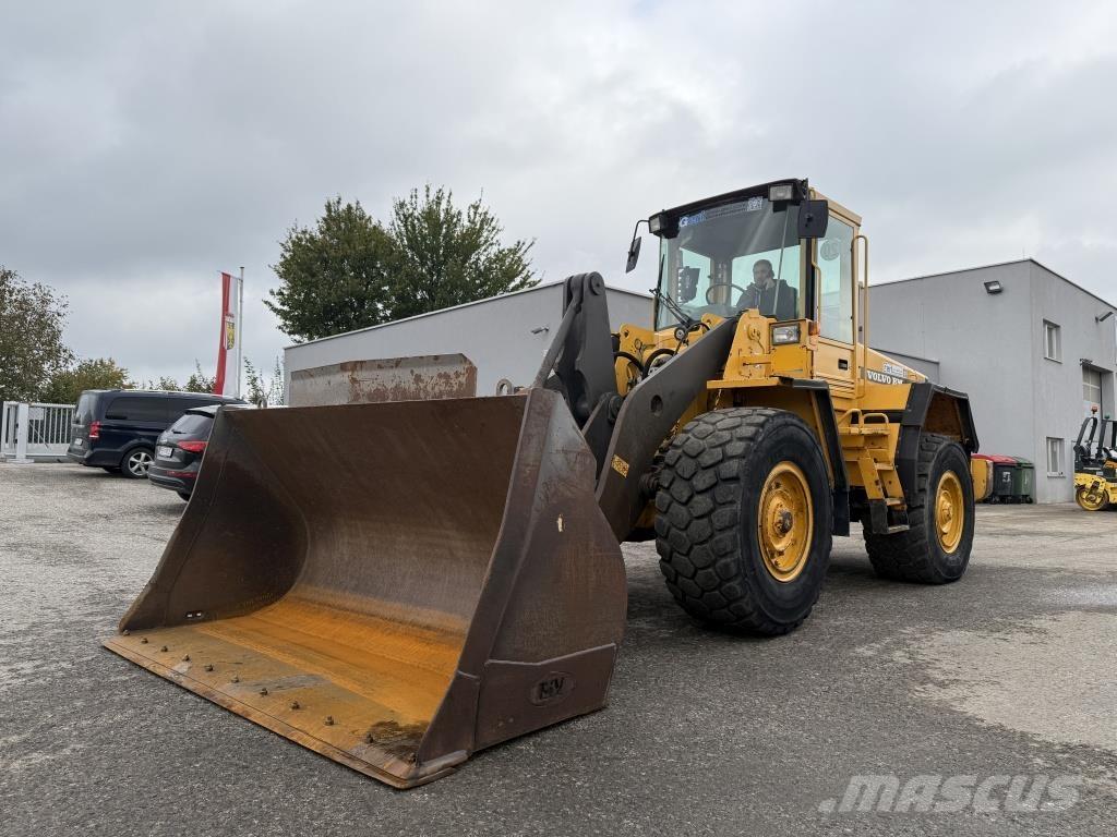 Volvo L 90 C لوادر بعجل