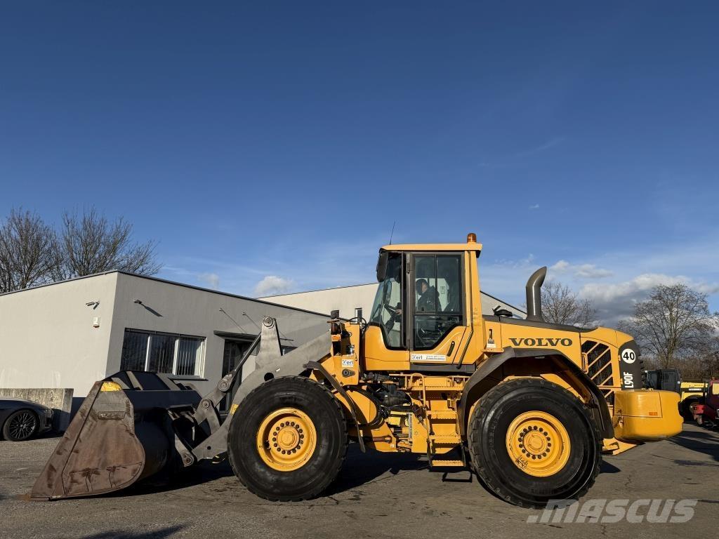 Volvo L 90 F لوادر بعجل