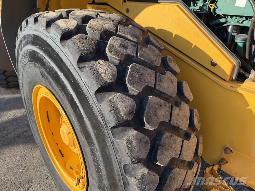 Volvo L 90 F لوادر بعجل