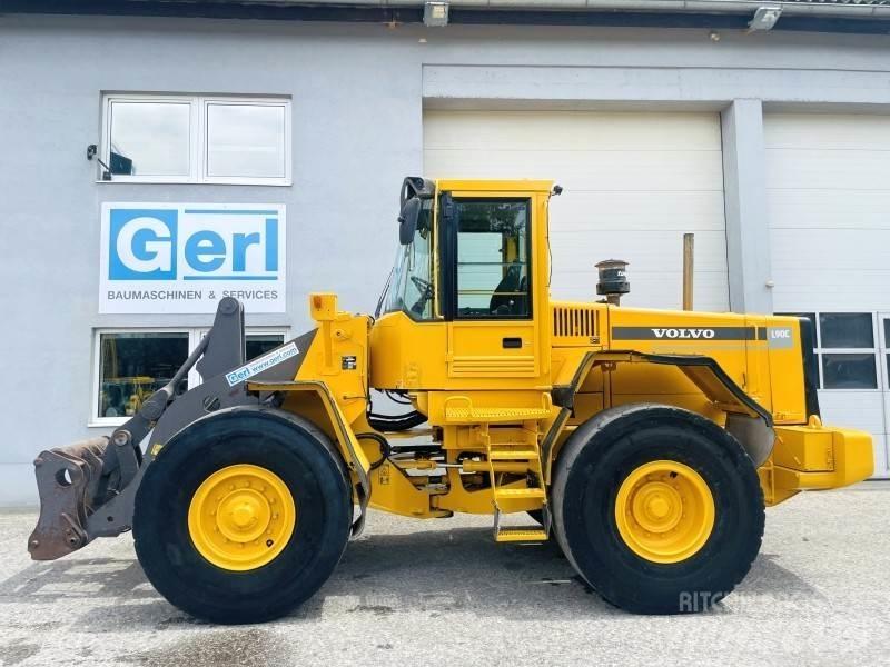 Volvo L90C لوادر بعجل