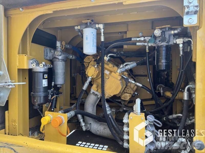 CAT 330FLN حفارات زحافة