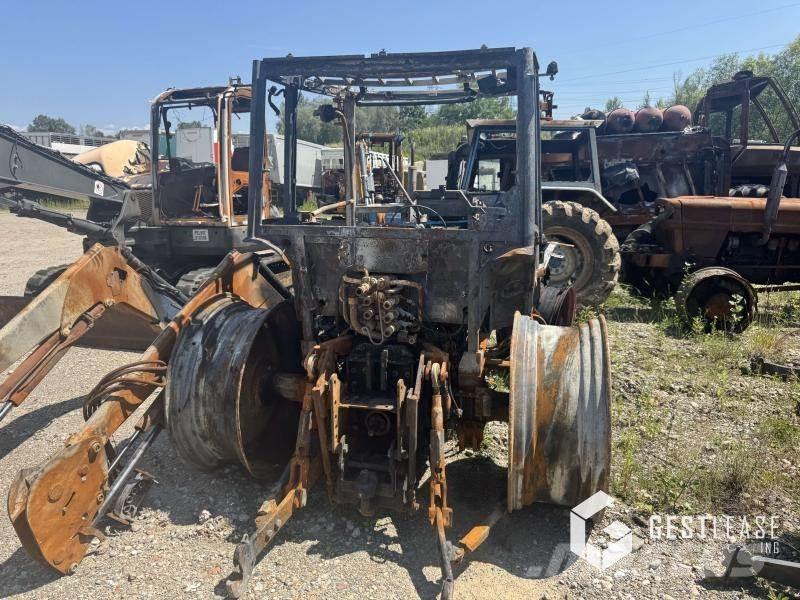 CLAAS Axos 340 الجرارات
