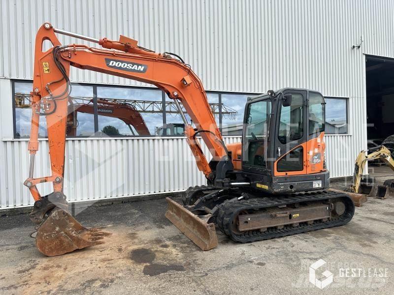 Doosan DX85R-3 حفارات صغيرة أقل من 7 طن (حفارات صغيرة)