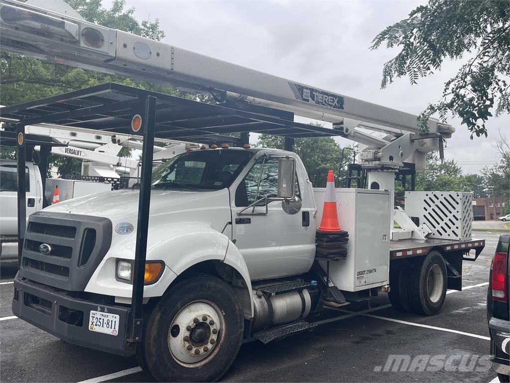 Ford F750 شاحنات أخرى