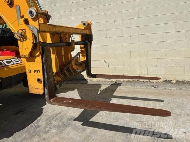 JCB 535-95 شاحنات ذات رافعات شوكية - أخرى