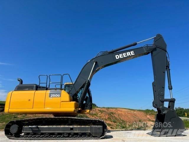 John Deere 250G حفارات زحافة
