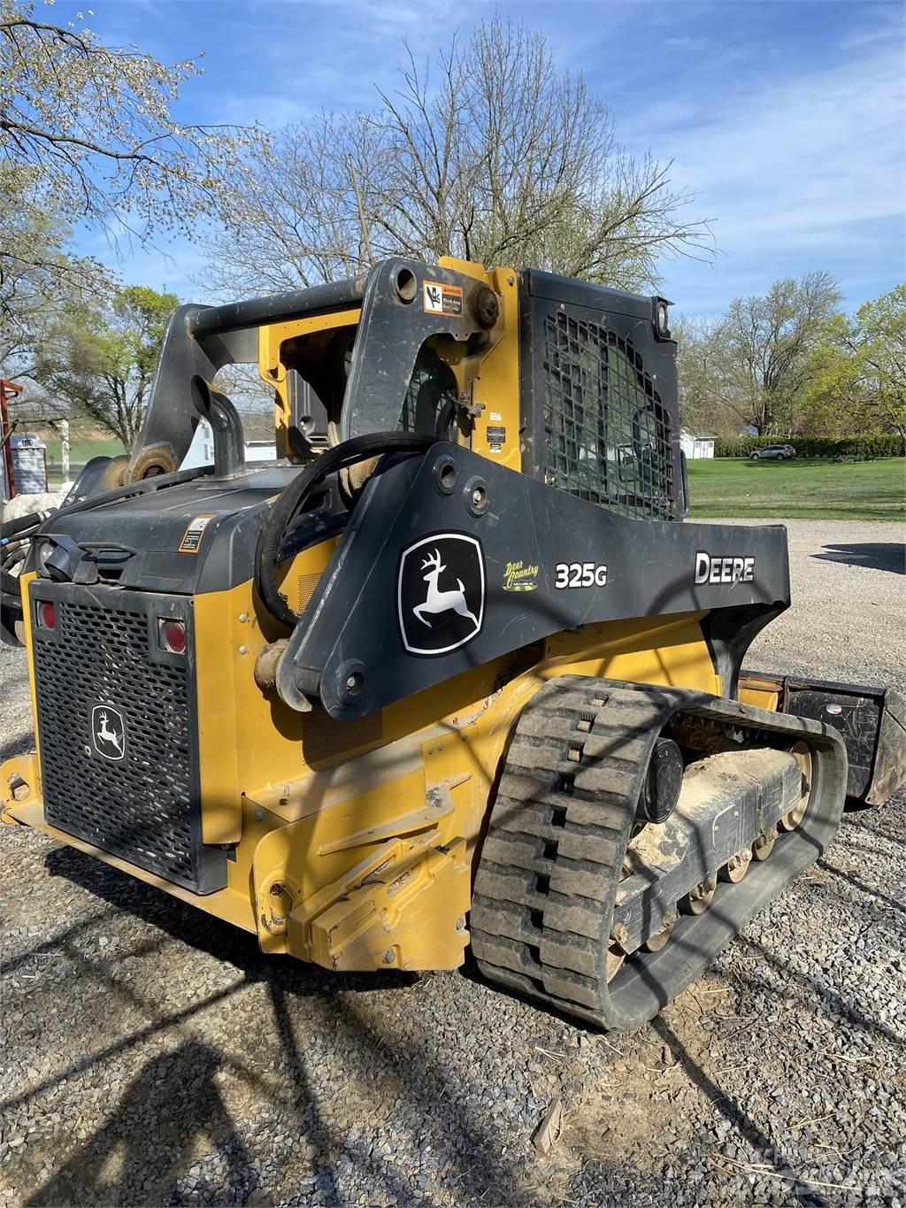 John Deere 325G لوادر انزلاقية التوجيه