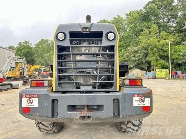 Komatsu WA320-8 لوادر بعجل