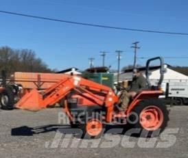 Kubota L3400 الجرارات